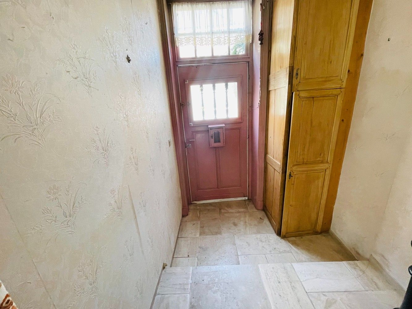 Brugge centrum, in verkeersarme straat  vlakbij 't Zand UITERST  CHARMANTE WONING met ZONNIGE  STADSPATIO en 2 grote slaapkamers. foto 19