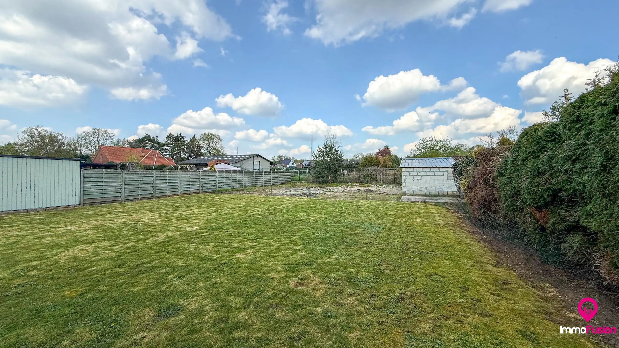 Charmante woning met 5 slaapkamers op een ruim perceel! foto 56