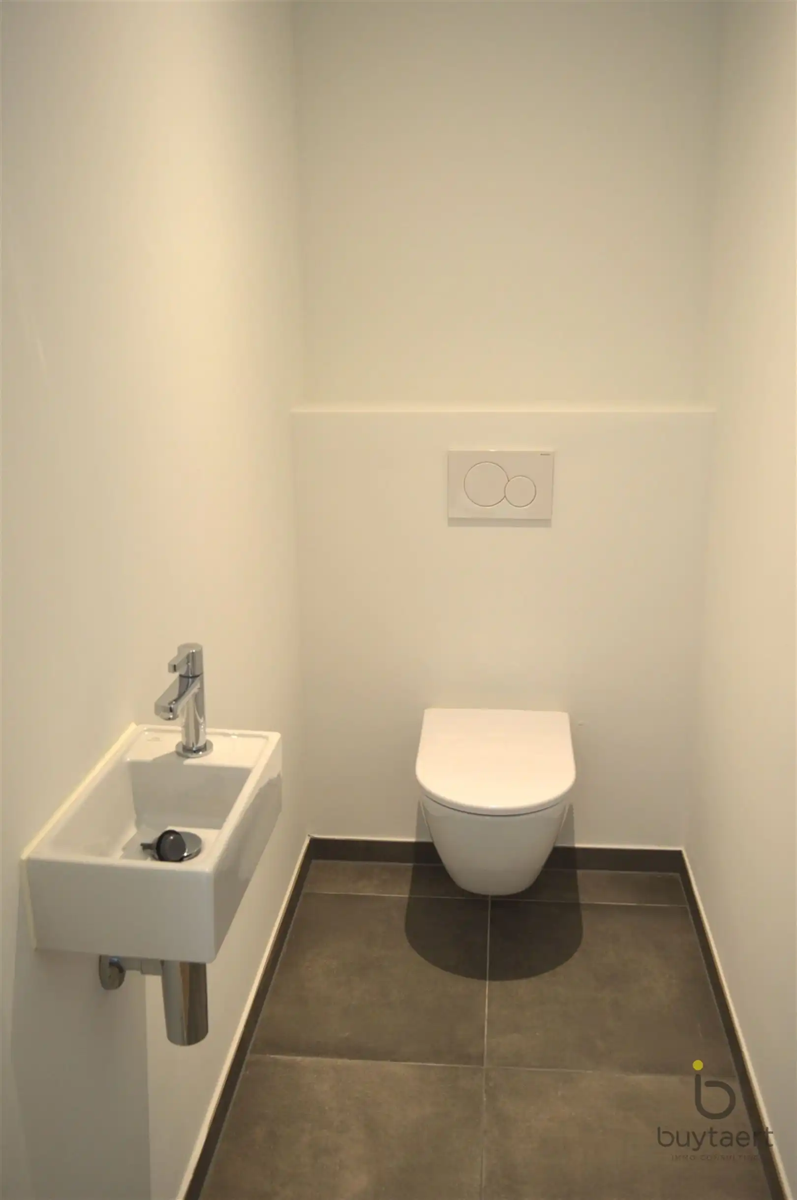 Nieuwbouw appartement met ruim terras en parking te Zoersel. foto 22