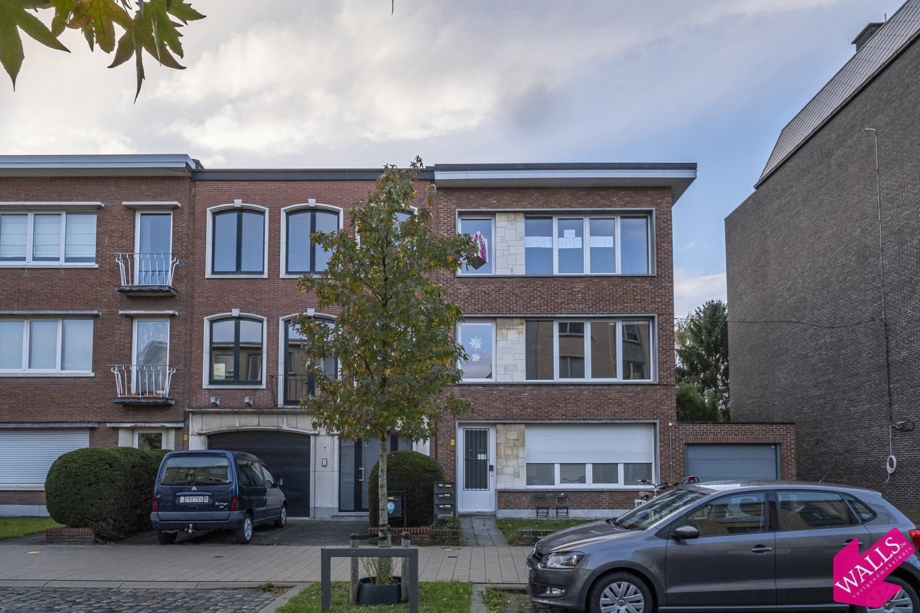 Zonnig en ruim, volledig gerenoveerd appartement in een goede en rustige buurt.  foto 24
