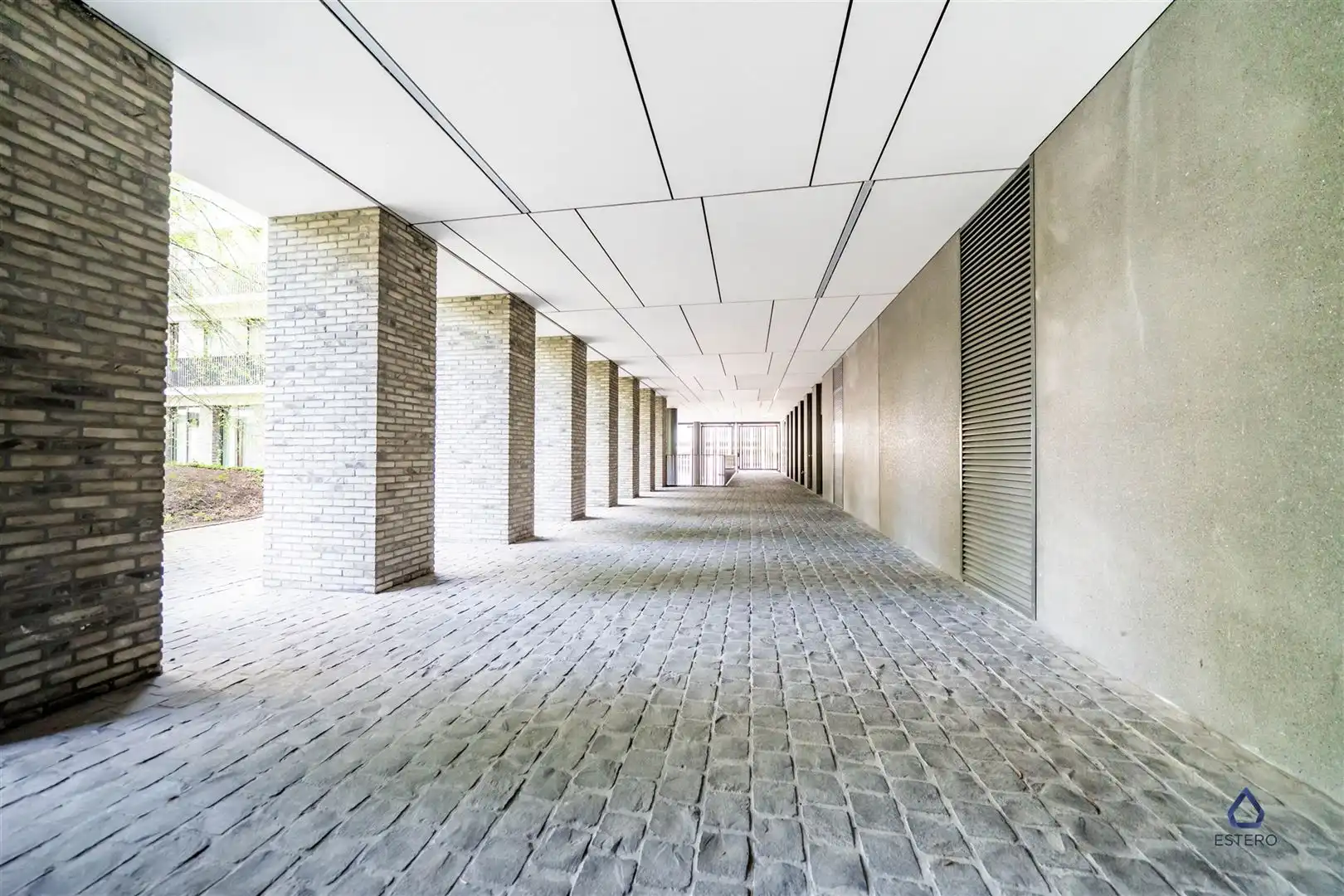 Modern en gemeubeld appartement met zonnig terras  foto 15
