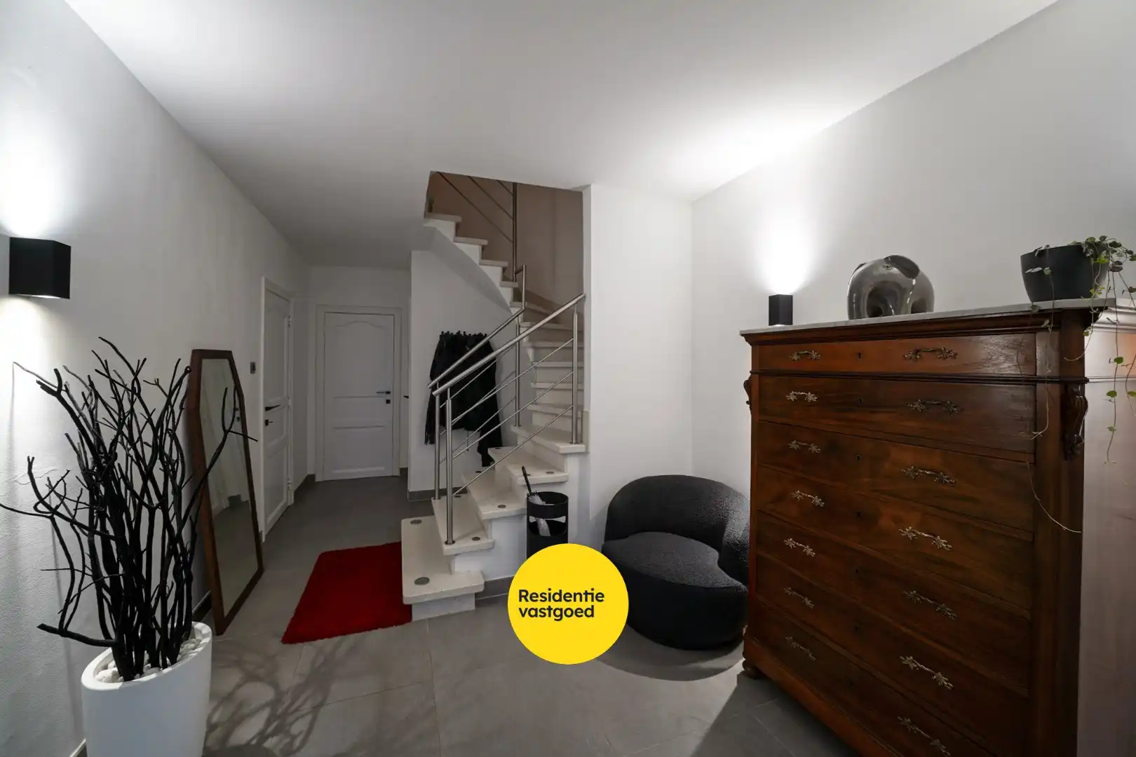 Ruime bel-étage woning met tuin en garage op rustige ligging te Bredene foto 6