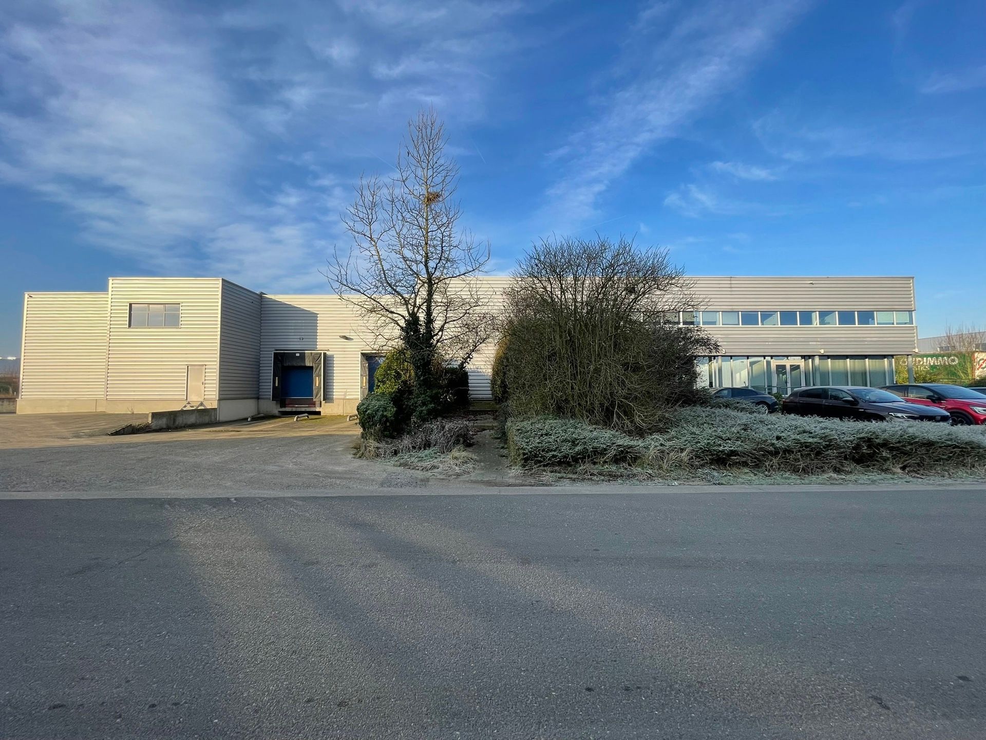 Representatief bedrijfsgebouw te koop in Puurs foto {{pictureIndex}}