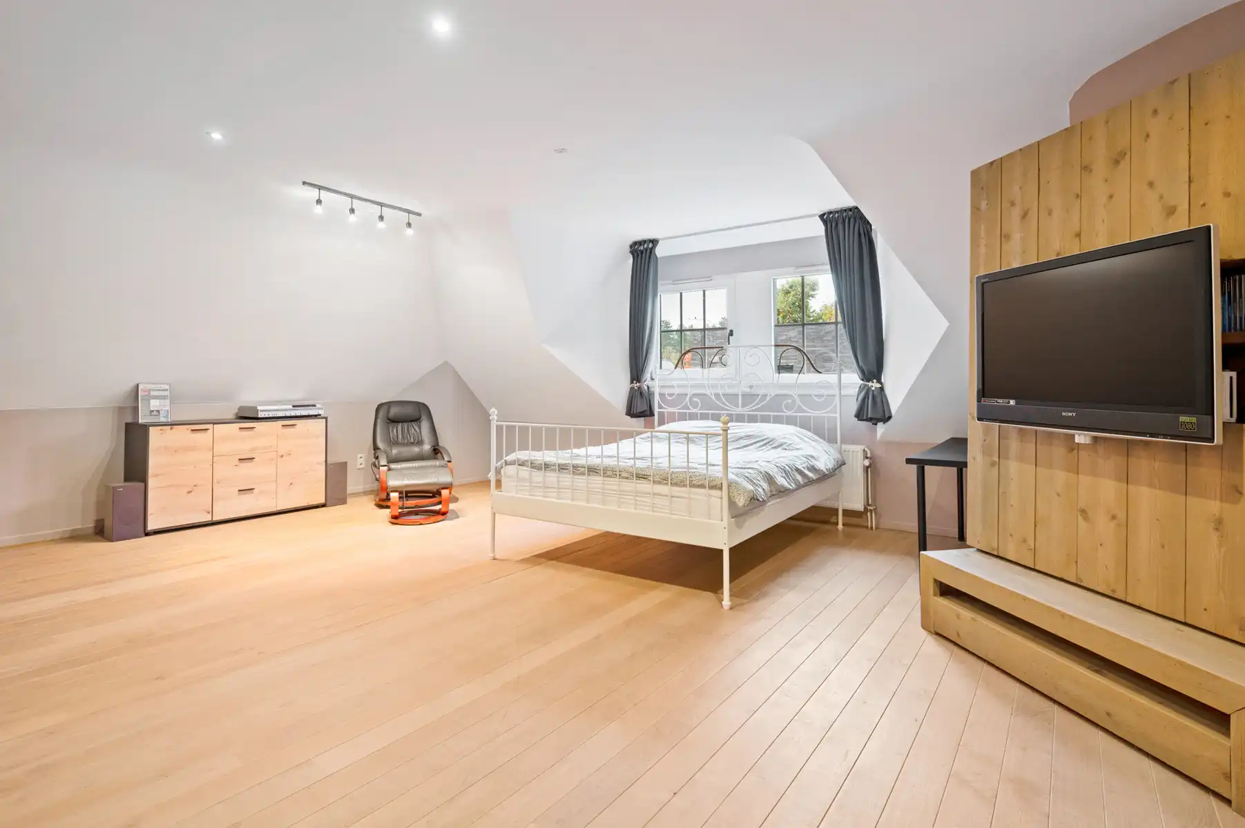 Villa met 5slk en binnenzwembad op 2090m²  foto 23