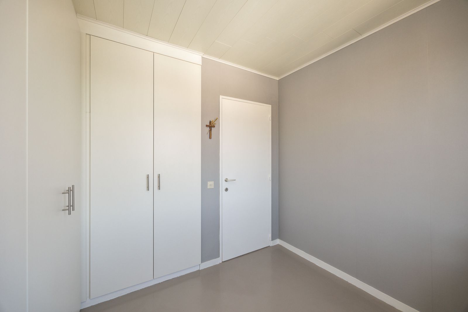 Instapklaar appartement met garagebox in Kapellen ! foto 15