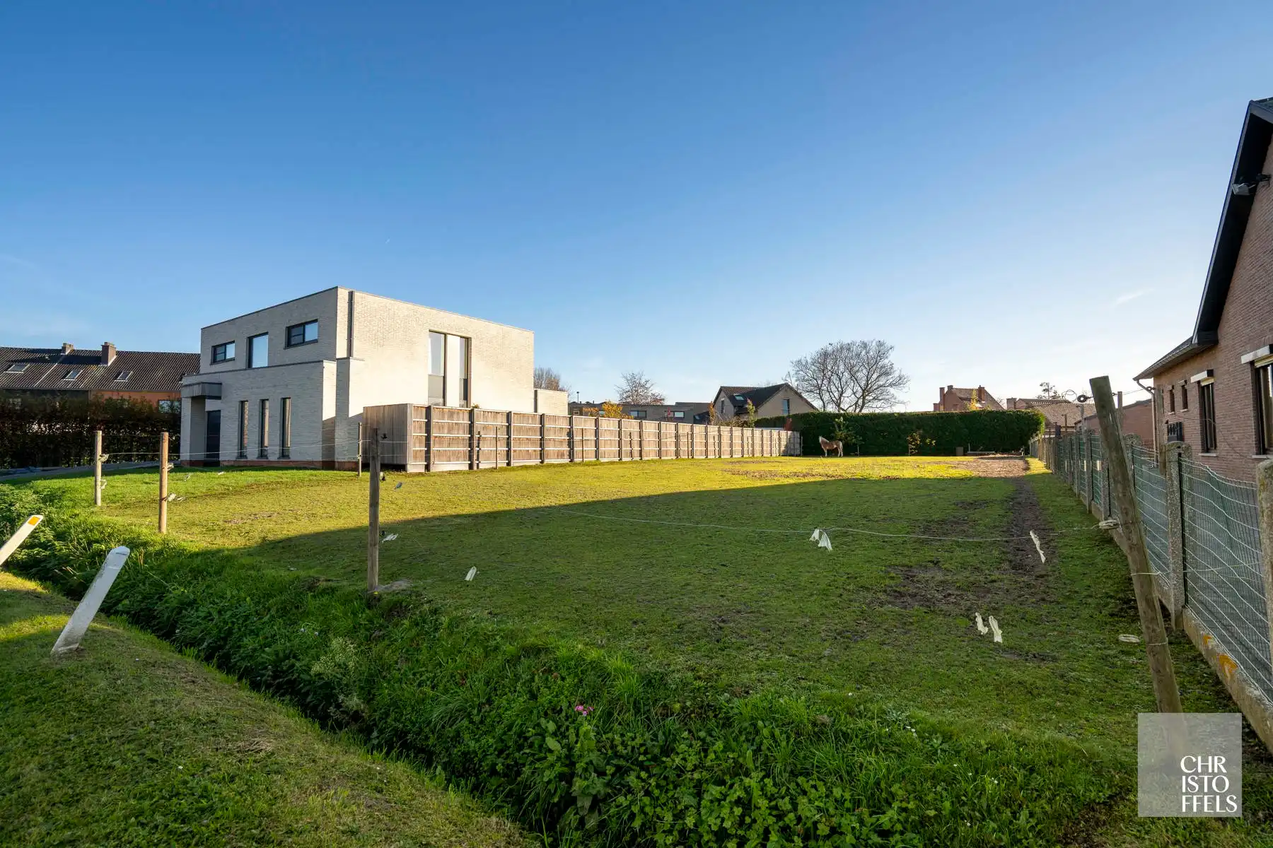 Bouwperceel van 10a 03ca voor open bebouwing op een gunstige locatie!  foto 3