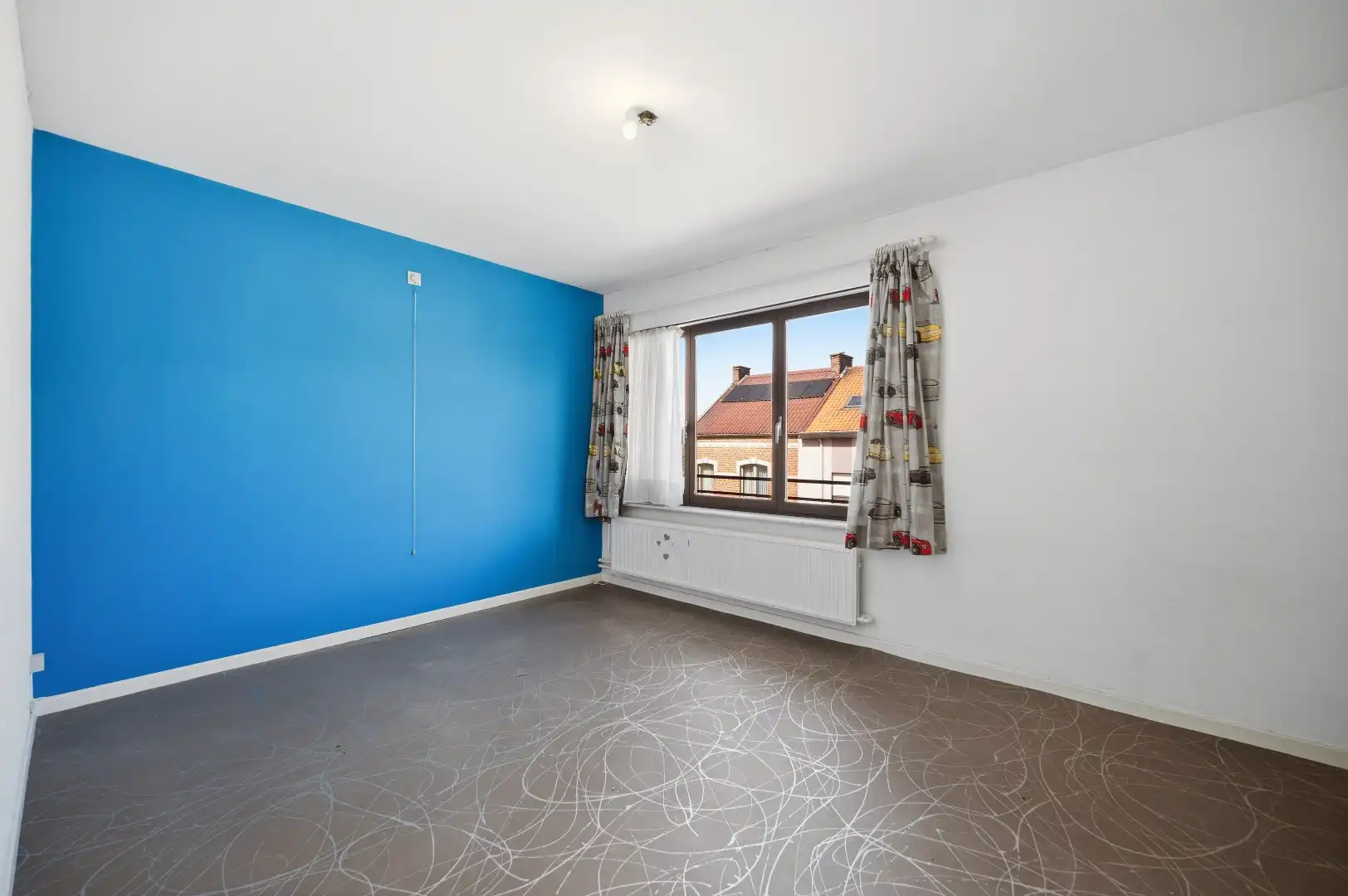 Ruime halfopen bel-étagewoning met uitzonderlijk veel parkeergelegenheid en prachtig uitzicht te koop in Landen foto 16