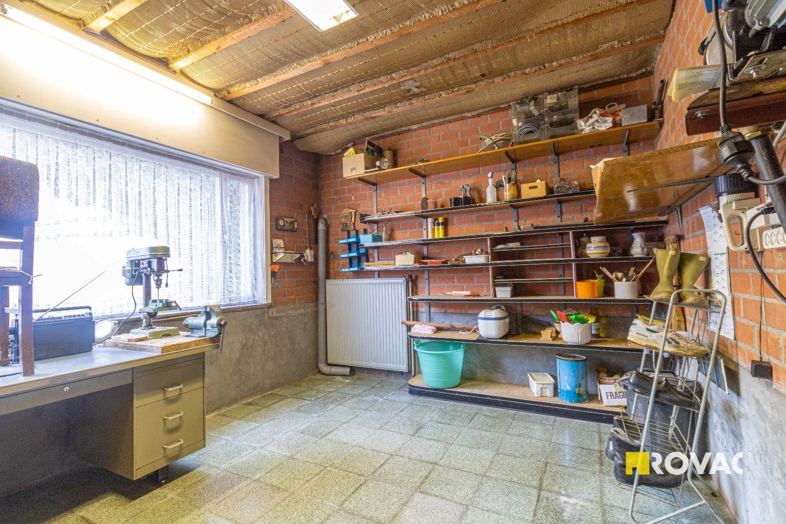 Ruime woning met 4 slaapkamers én veel potentieel nabij centrum foto 8