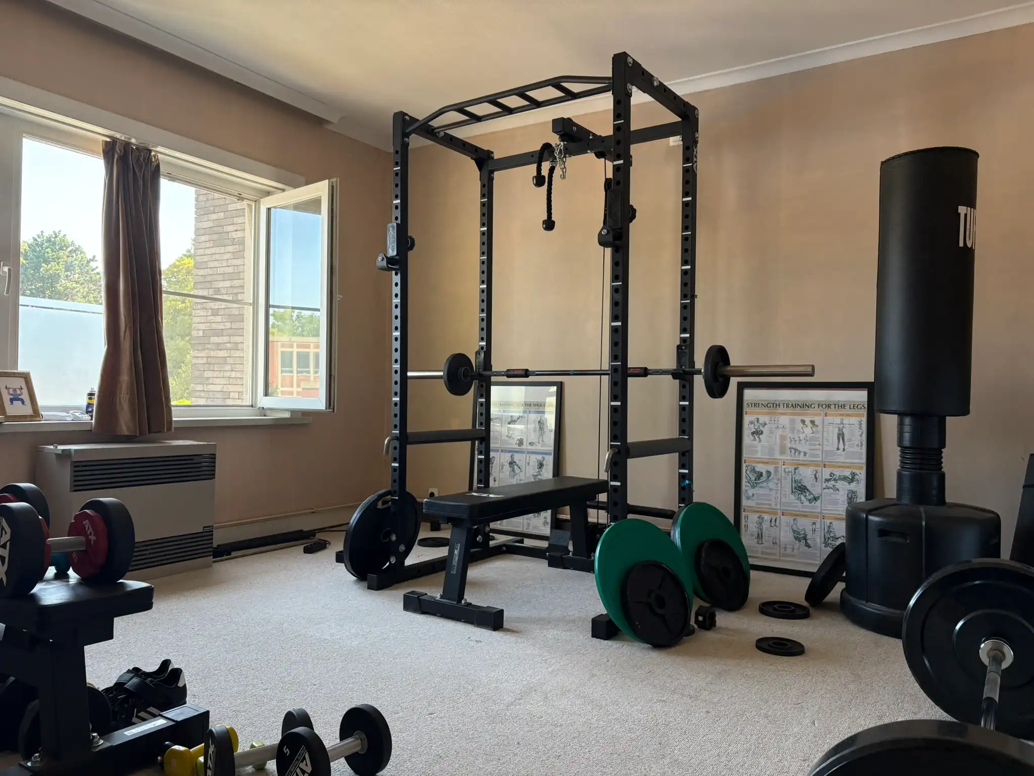 Centraal gelegen ruime woning met garage foto 10