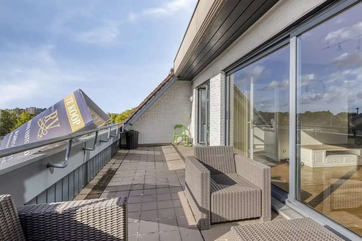 RUIM DUPLEXAPPARTEMENT VAN 144 M² MET 3 SLPK'S IN HASSELT foto 13