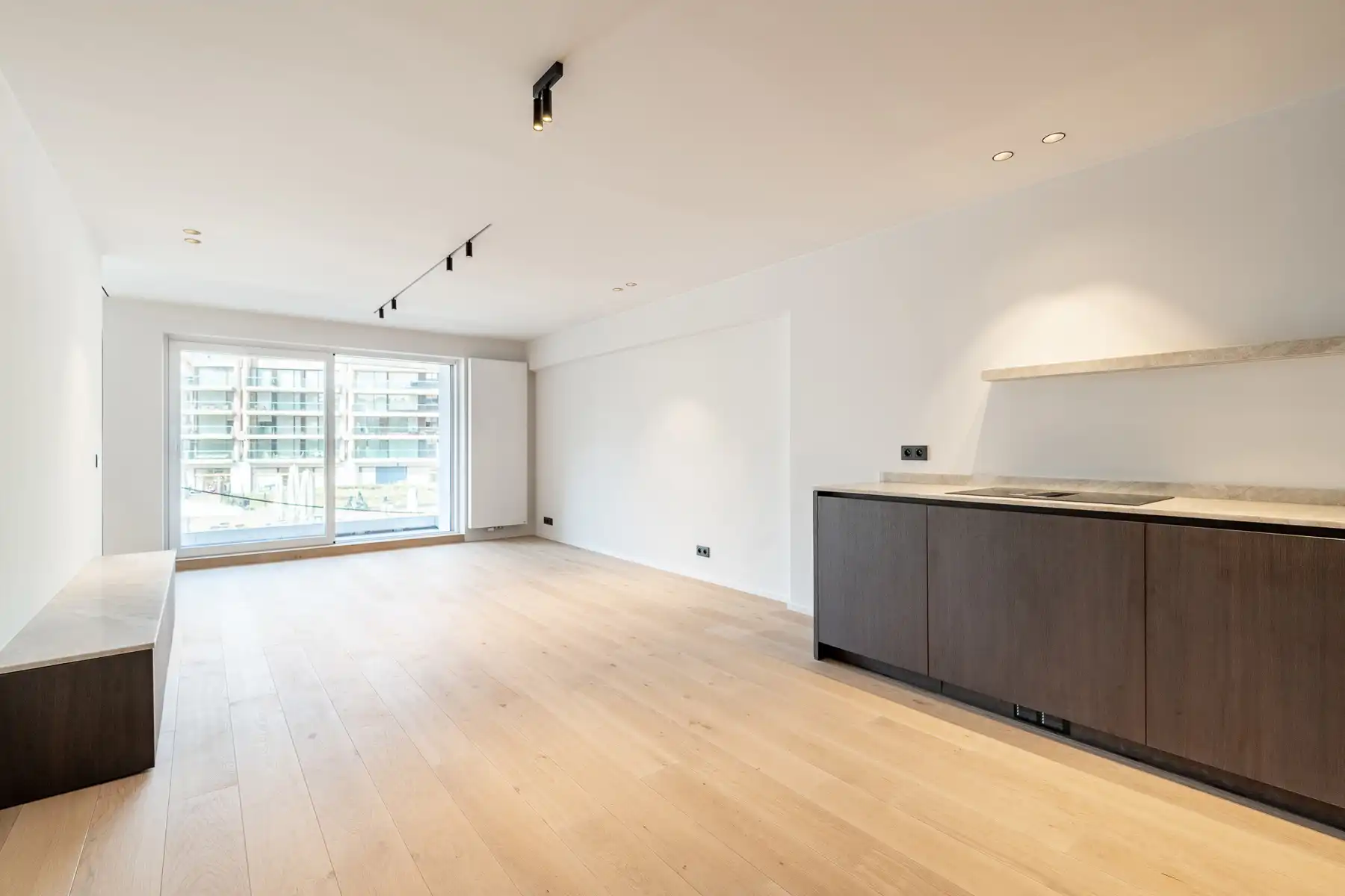 Gerenoveerd appartement met zijdelings zeezicht foto 4