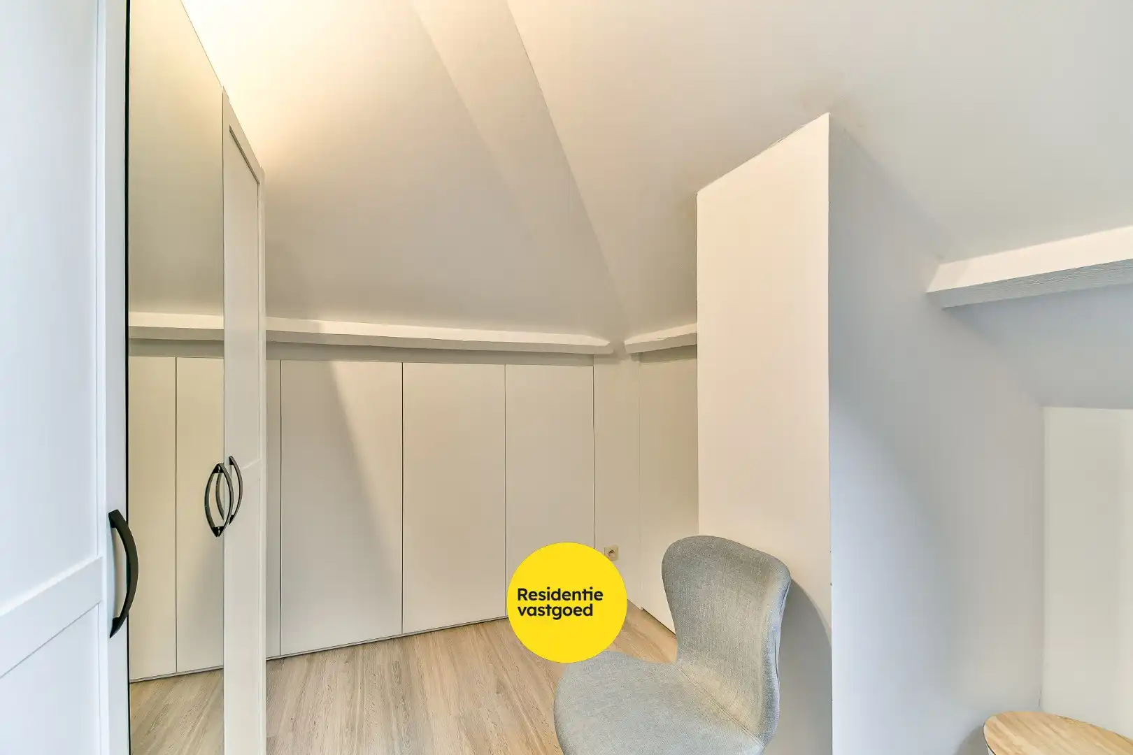 Instapklaar duplexappartement met 3 slaapkamers op rustige en centrale ligging te Lombardsijde foto 11