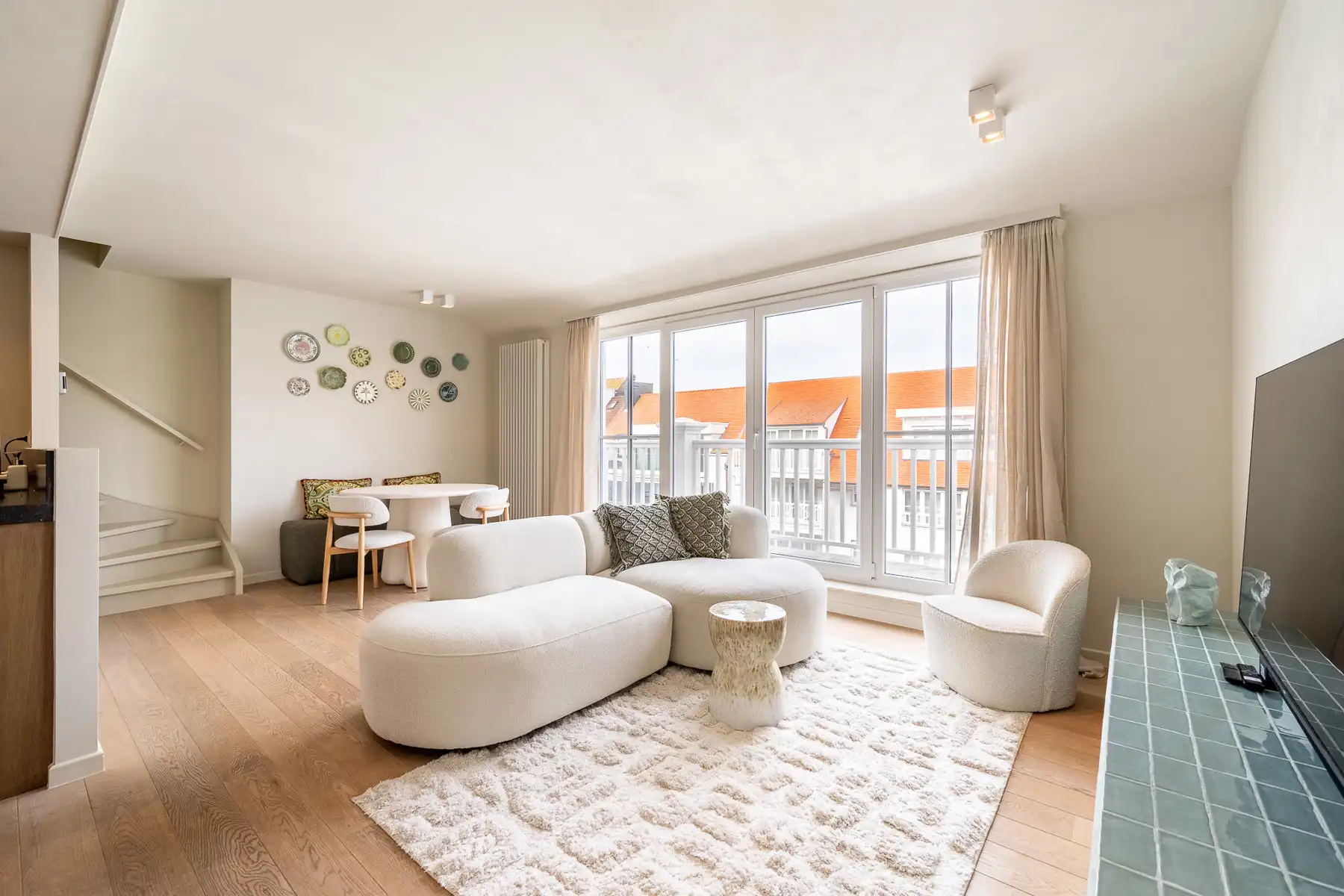 Gemeubeld instapklaar duplexappartement gelegen Lippenslaan foto {{pictureIndex}}