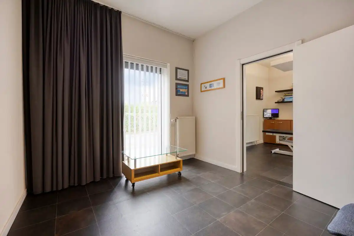 Karaktervolle viergevel woning op 24 are in Grimbergen – wonen en werken op toplocatie foto 44