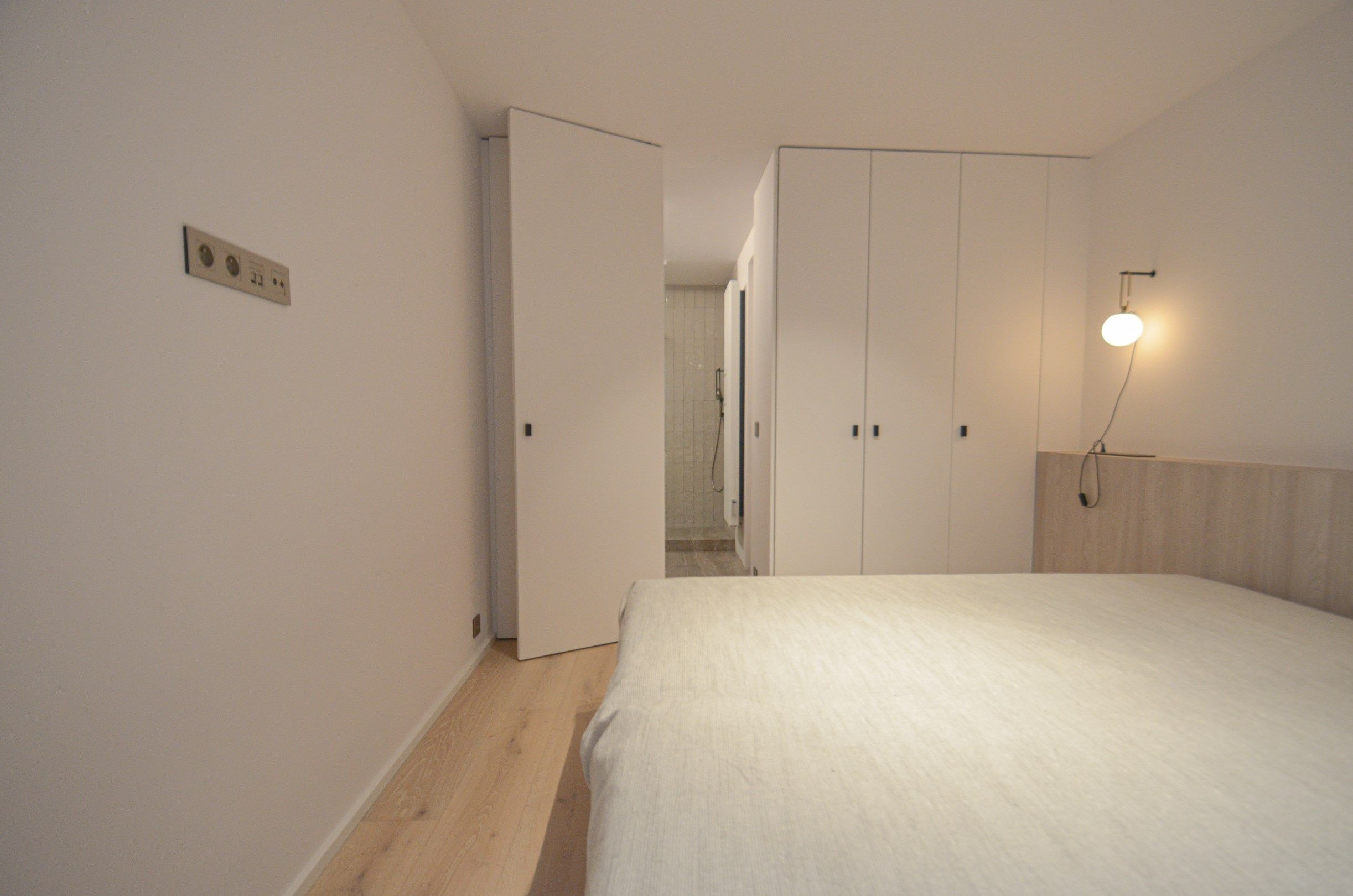 Subliem volledig gerenoveerd appartement met mooi zijdelings zeezicht gelegen in het Zoute. foto 22