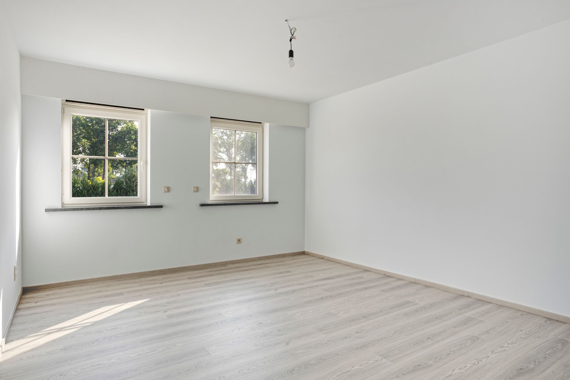 BEN woning met 4 slaapkamers, tuin & garage op toplocatie foto 14