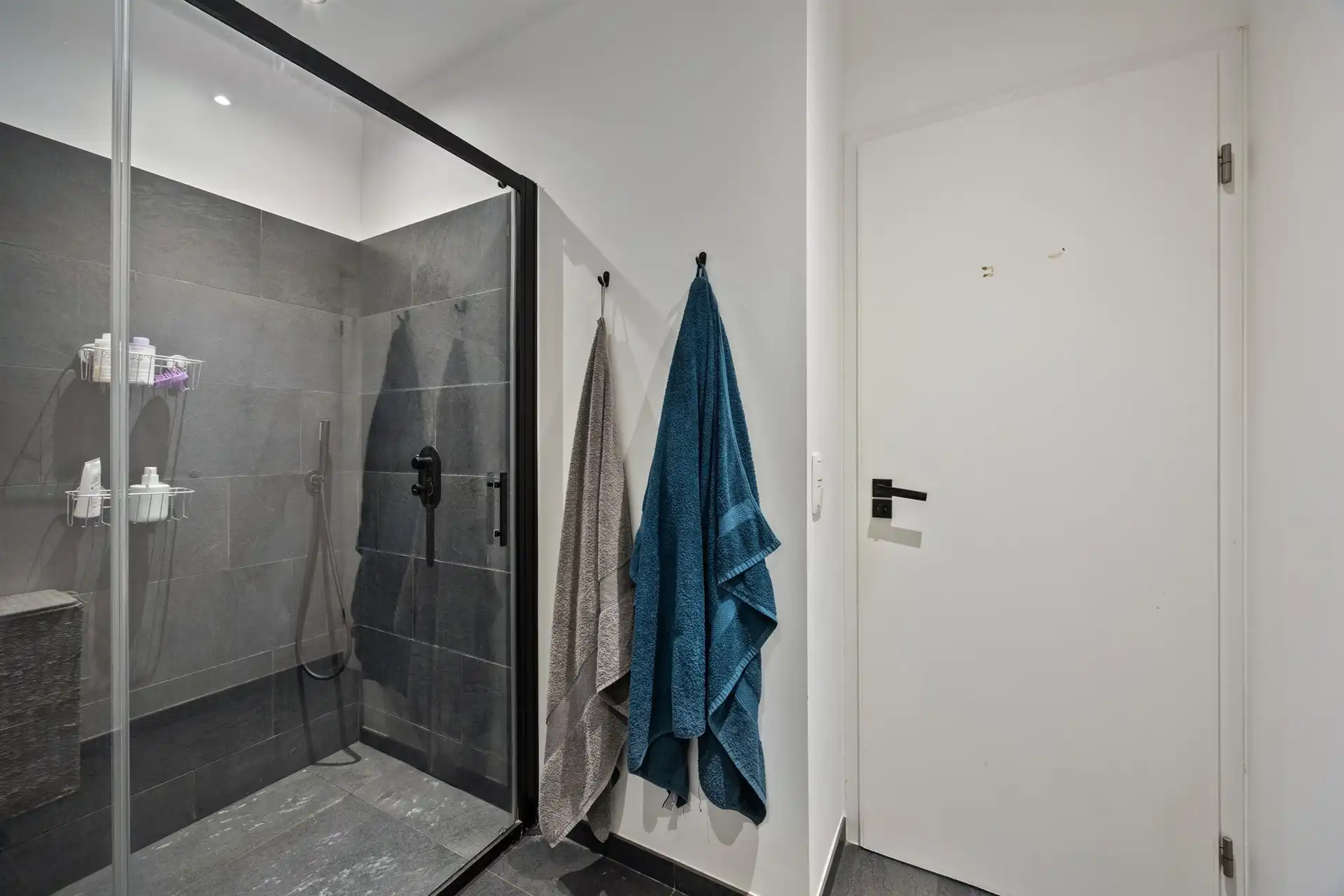 Gerenoveerd appartement met één slaapkamer te koop te Borgerhout foto 15