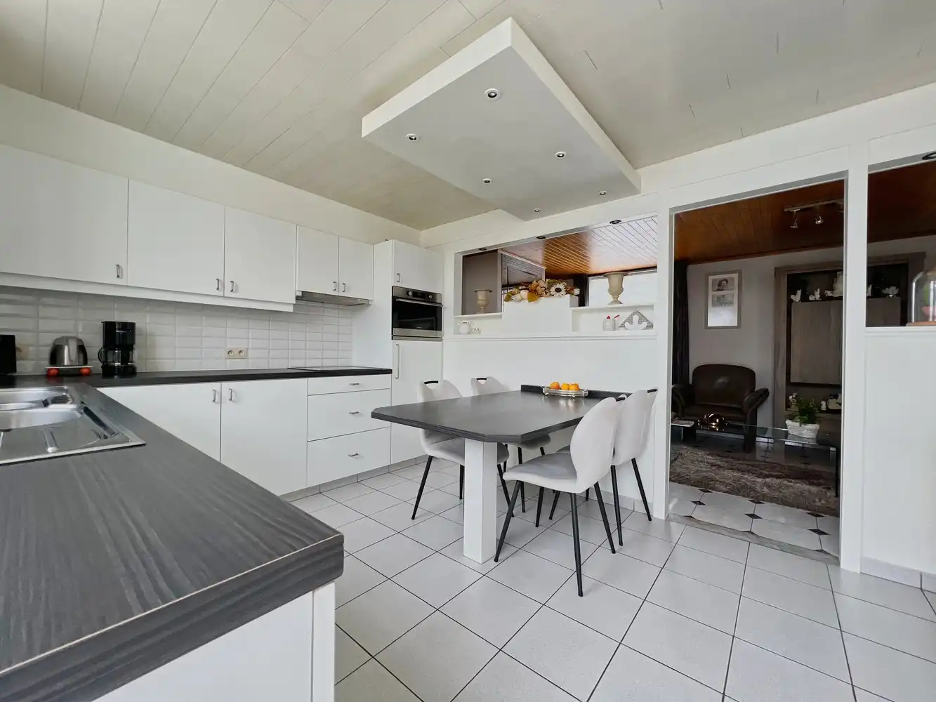 Topper! Ruime gezinswoning op 1640m² met garage! foto 6