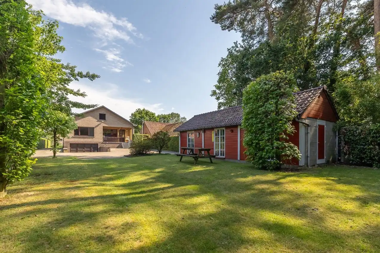 Retrokarakter, diepe tuin en bosgevoel achteraan foto 3