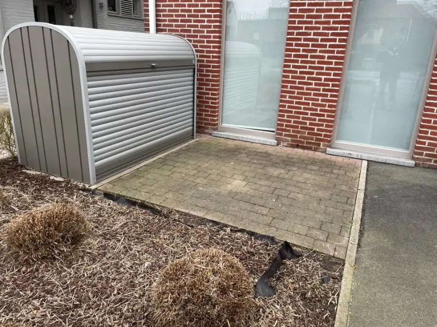 EENGEZINSWONING + tuin foto 8