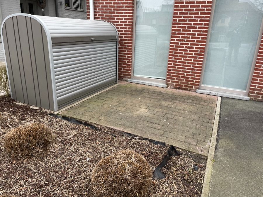 EENGEZINSWONING + tuin foto 8