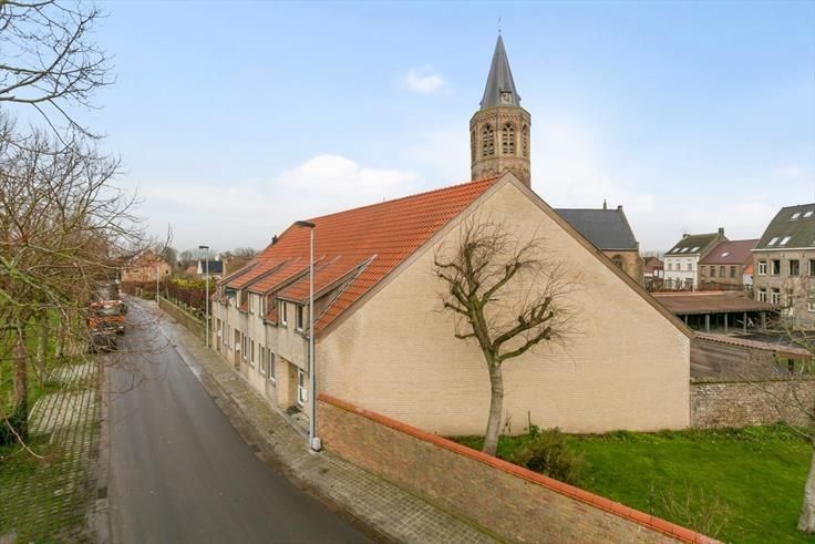 Instapklare woning met 4 slpks in het hart van Stalhille foto 15