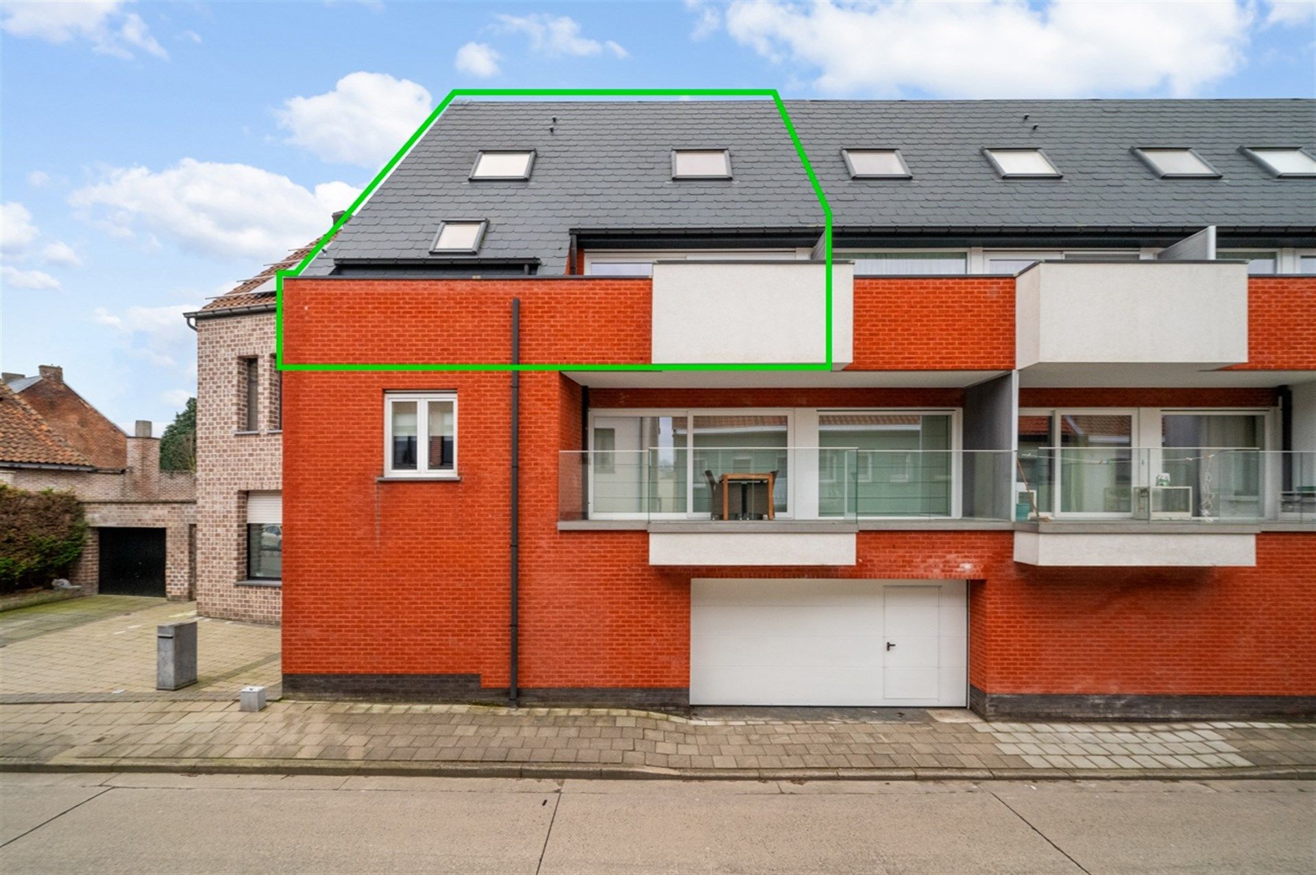 Prachtig duplex appartement in centrum Hofstade. foto {{pictureIndex}}