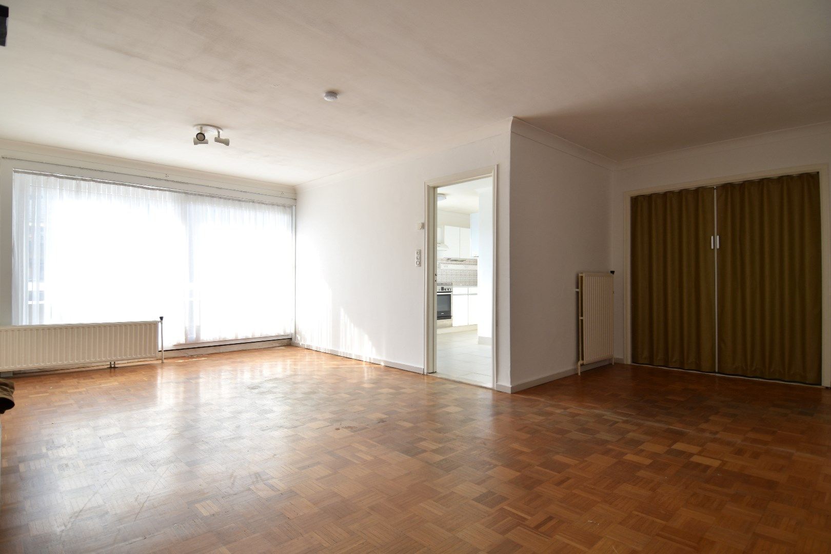 Instapklaar 2-slaapkamerappartement met terras te koop in Gullegem-centrum foto 6