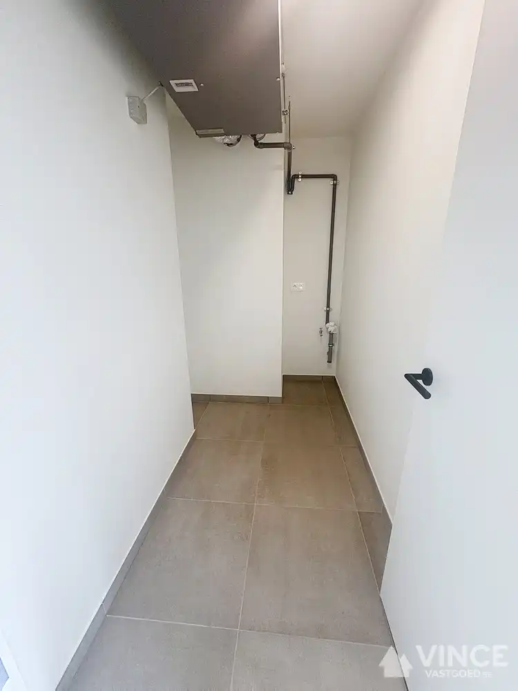 Modern appartement te huur met mooi uitzicht en veel lichtinval foto 14