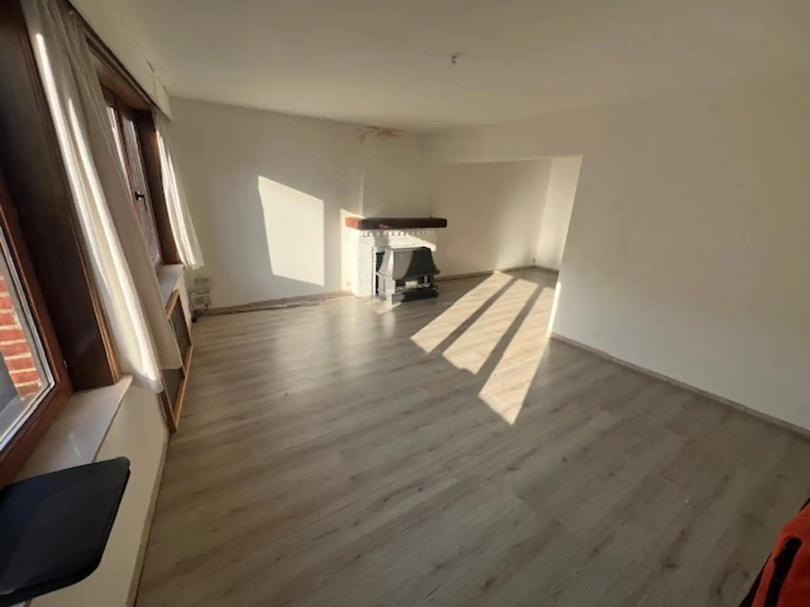 Projectgebouw (vroegere cinema met appartement en woning) foto 3