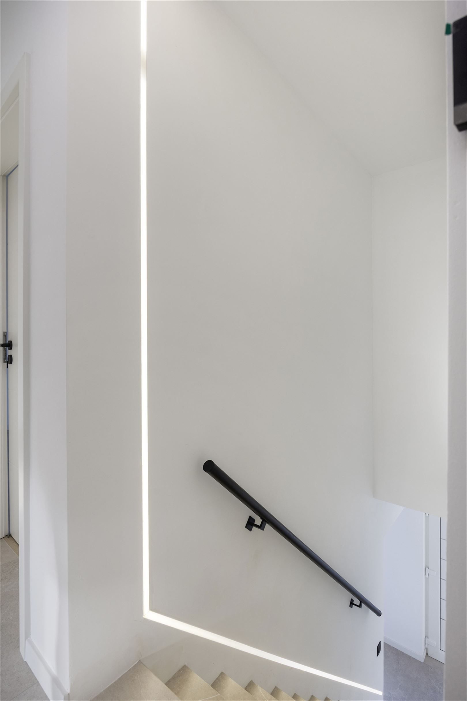 TE KOOP: Volledig gerenoveerde woning te Houthalen! foto 7