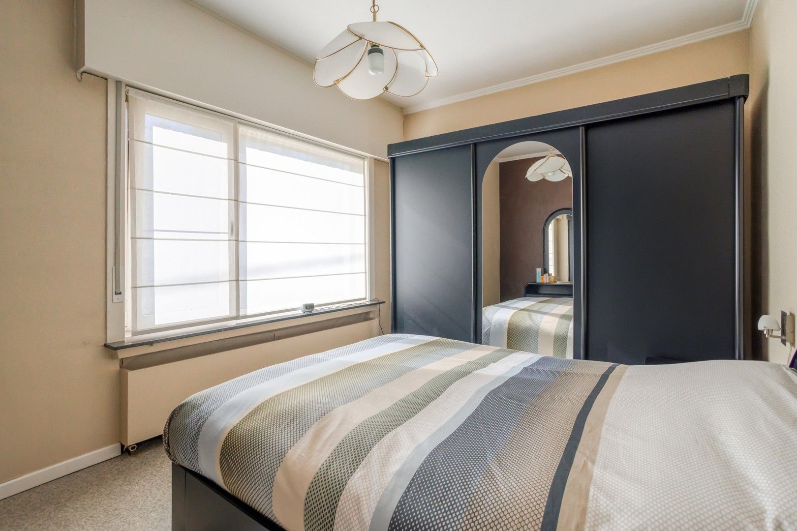 Instapklare Woning met Vergunde Loods en Kantoorruimte! foto 9