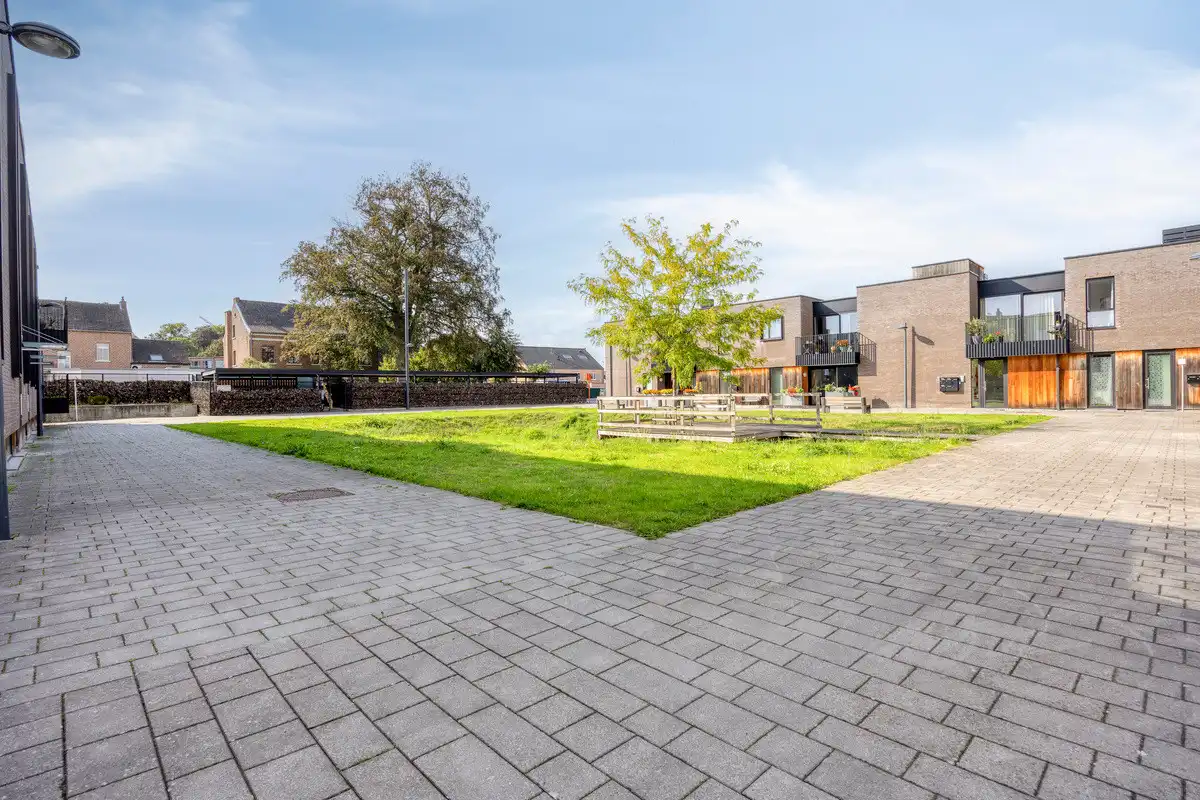 INSTAPKLARE ENERGIEZUINIGE GEZINSWONING MET 3 SLK IN CENTRUM HOESELT. foto 24