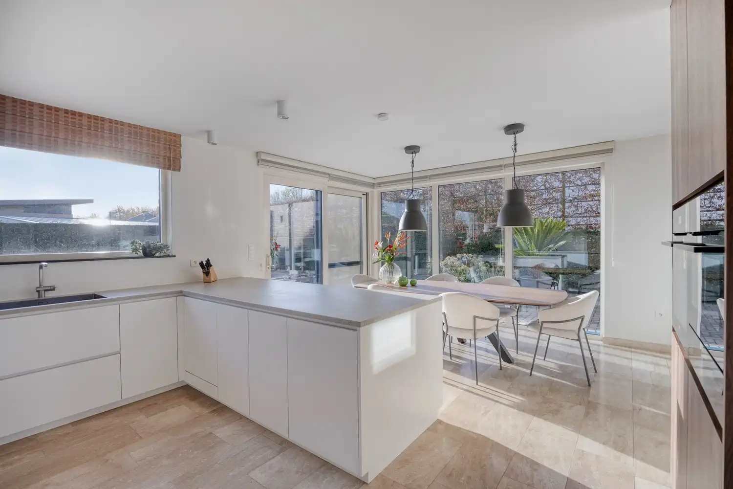 Ruime, energiezuinige gezinswoning met ingebouwd zwembad op toplocatie in Lanaken foto 13