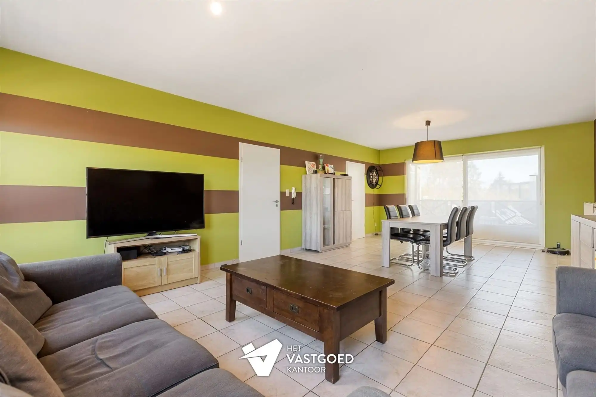 ZEER RUIM EN LICHTRIJK DUPLEX APPARTEMENT (149M²) MET 2 SLAAPKAMERS EN LEUKE VERANDA MET 2 TERRASSEN TE LAAKDAL foto 6