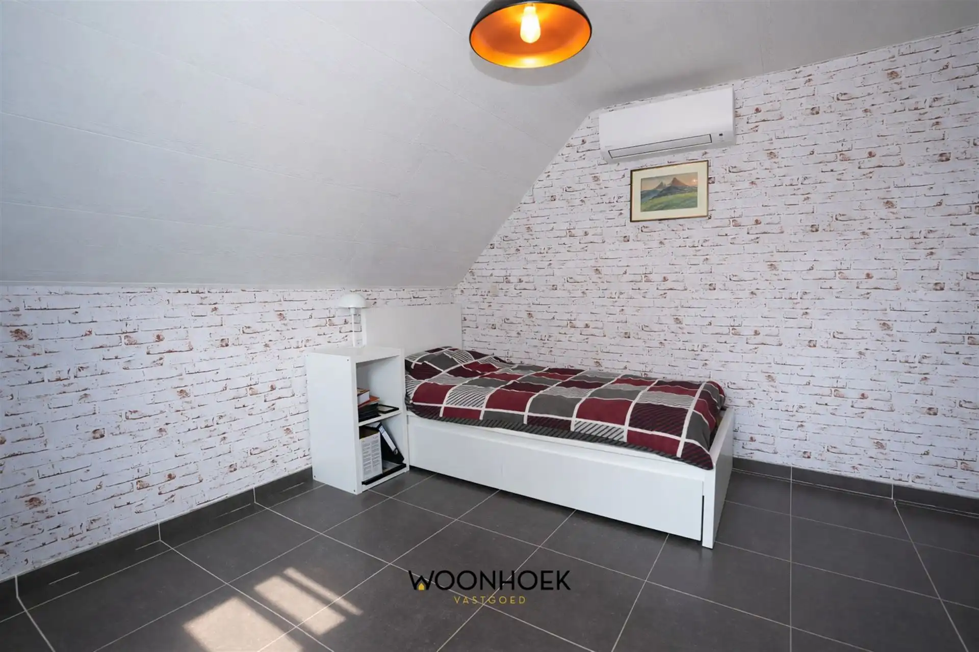  Woning met eigentijdse en serene architectuur foto 12