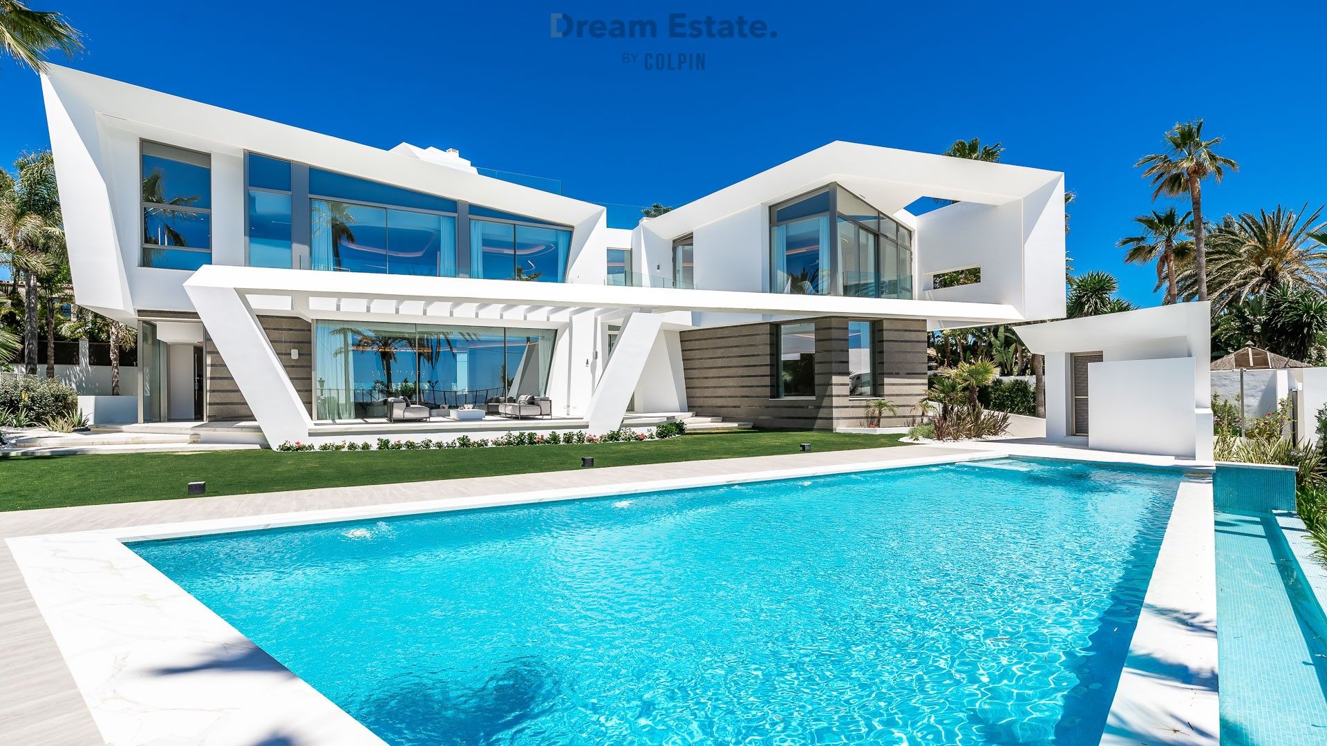 Hypermoderne frontline villa in Los Monteros foto 50