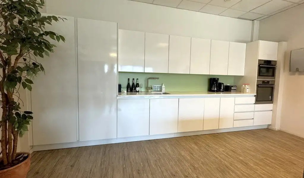 Kantoor met magazijn te huur aan de voorhaven in Gent foto 9