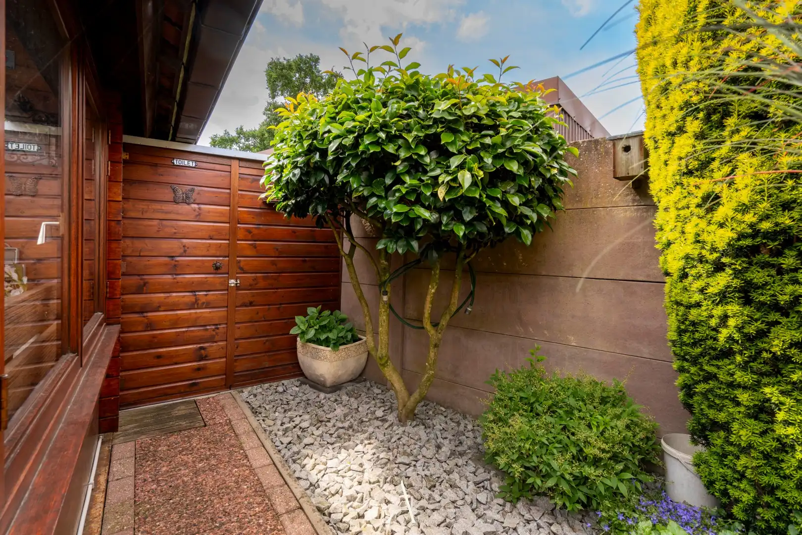Instapklare gezinswoning met verwarmd zwembad en levensbestendige indeling op 840 m² foto 25