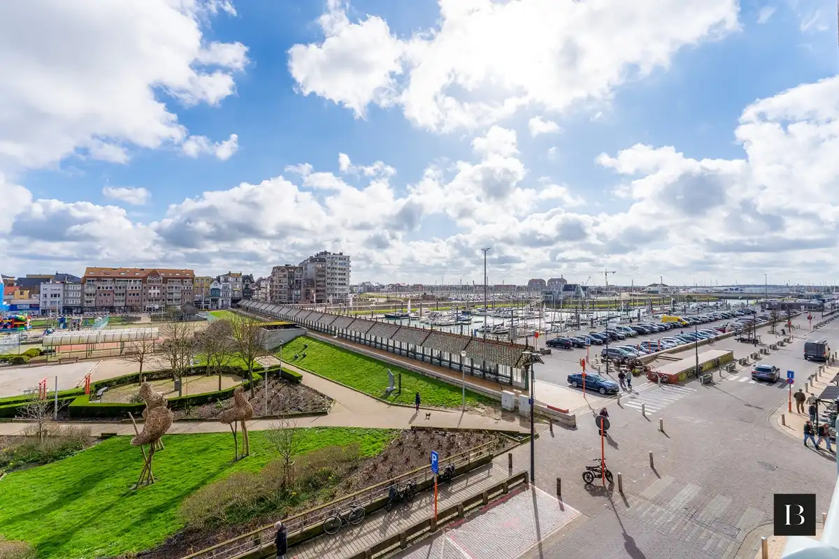 Instapklaar appartement met groot zonneterras aan de haven foto 12