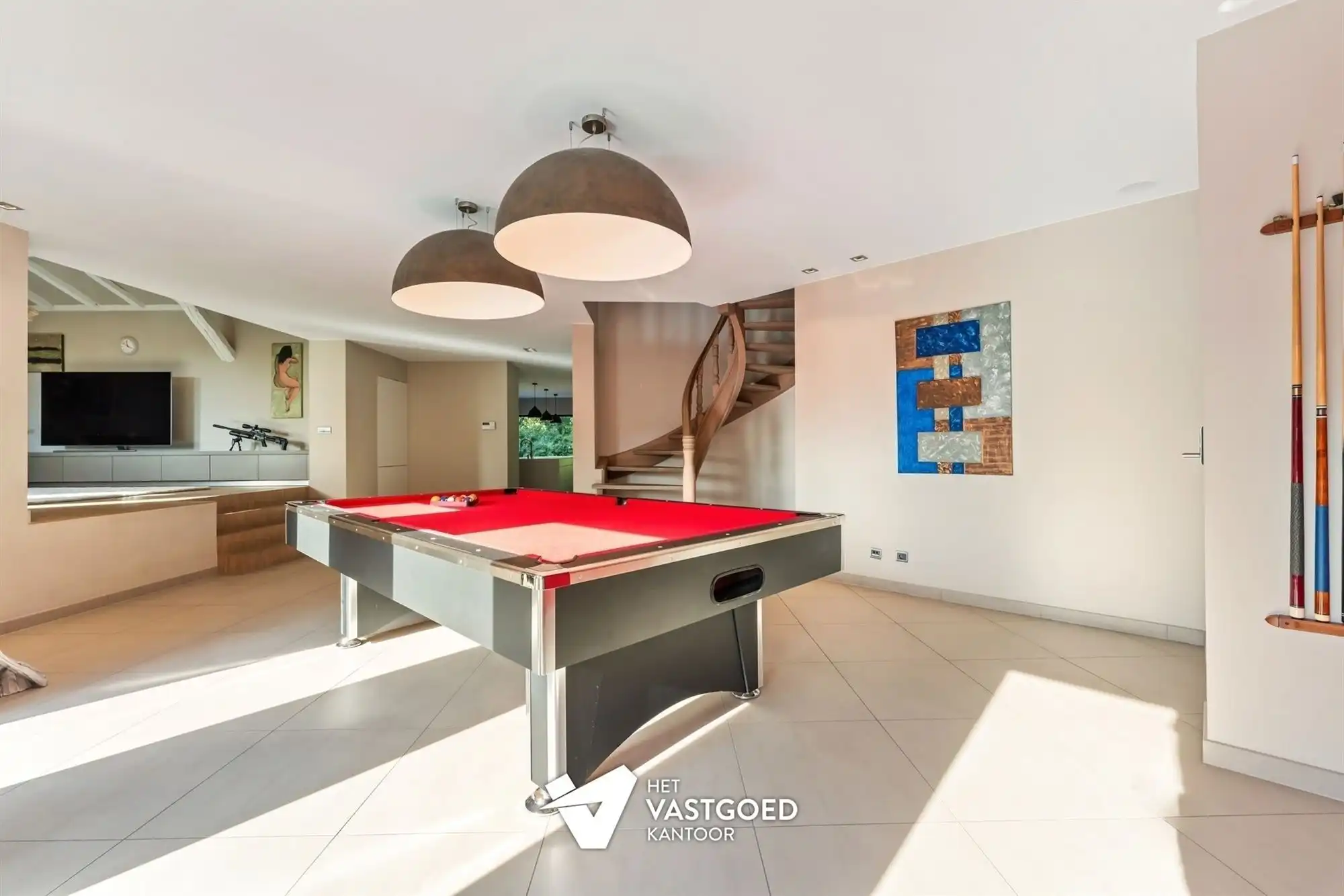 PRACHTIGE AUTHENTIEKE VILLA (585M²) MET BINNENZWEMBAD EN ZWEMVIJVER OP EEN PERCEEL VAN 48A75 TE KERMT foto 16
