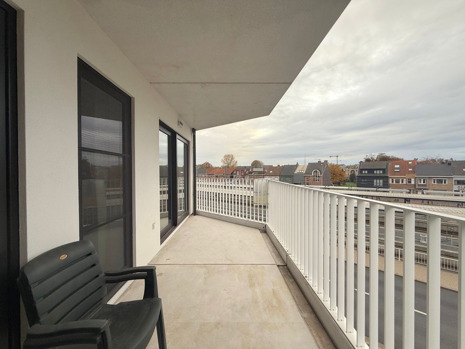 Zongericht appartement met ruim terras foto 9