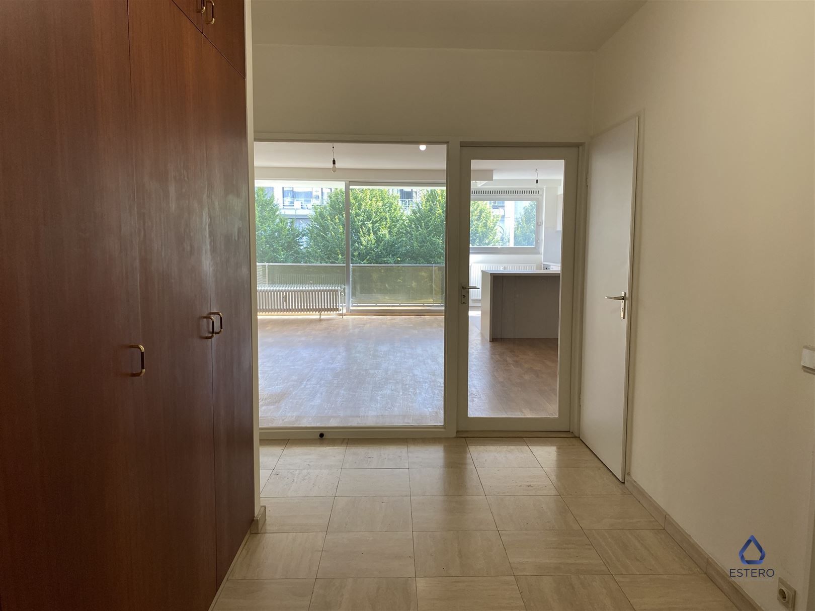 Ruim 2 slaapkamerappartement te Berchem foto 2