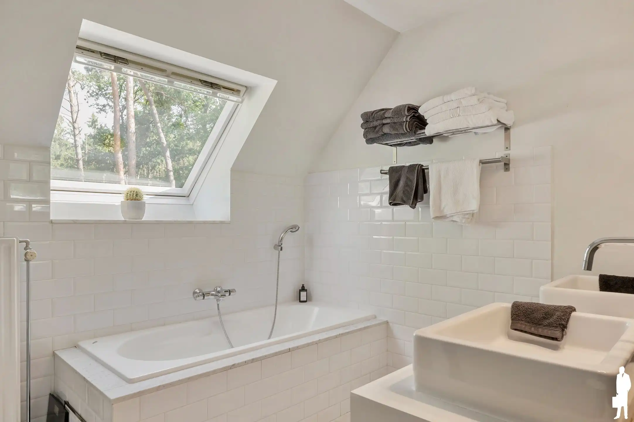 Tijdloze villa op mooi perceel van ca. 1.841m² in een uiterst rustige omgeving in Brasschaat! foto 12