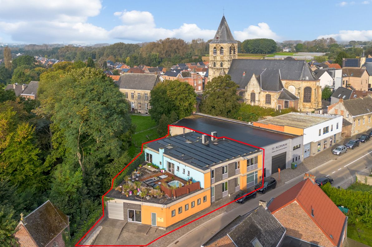 State of the art loft met groot terras, garage en polyvalente ruimtes – Een woonbeleving uniek in zijn soort foto {{pictureIndex}}