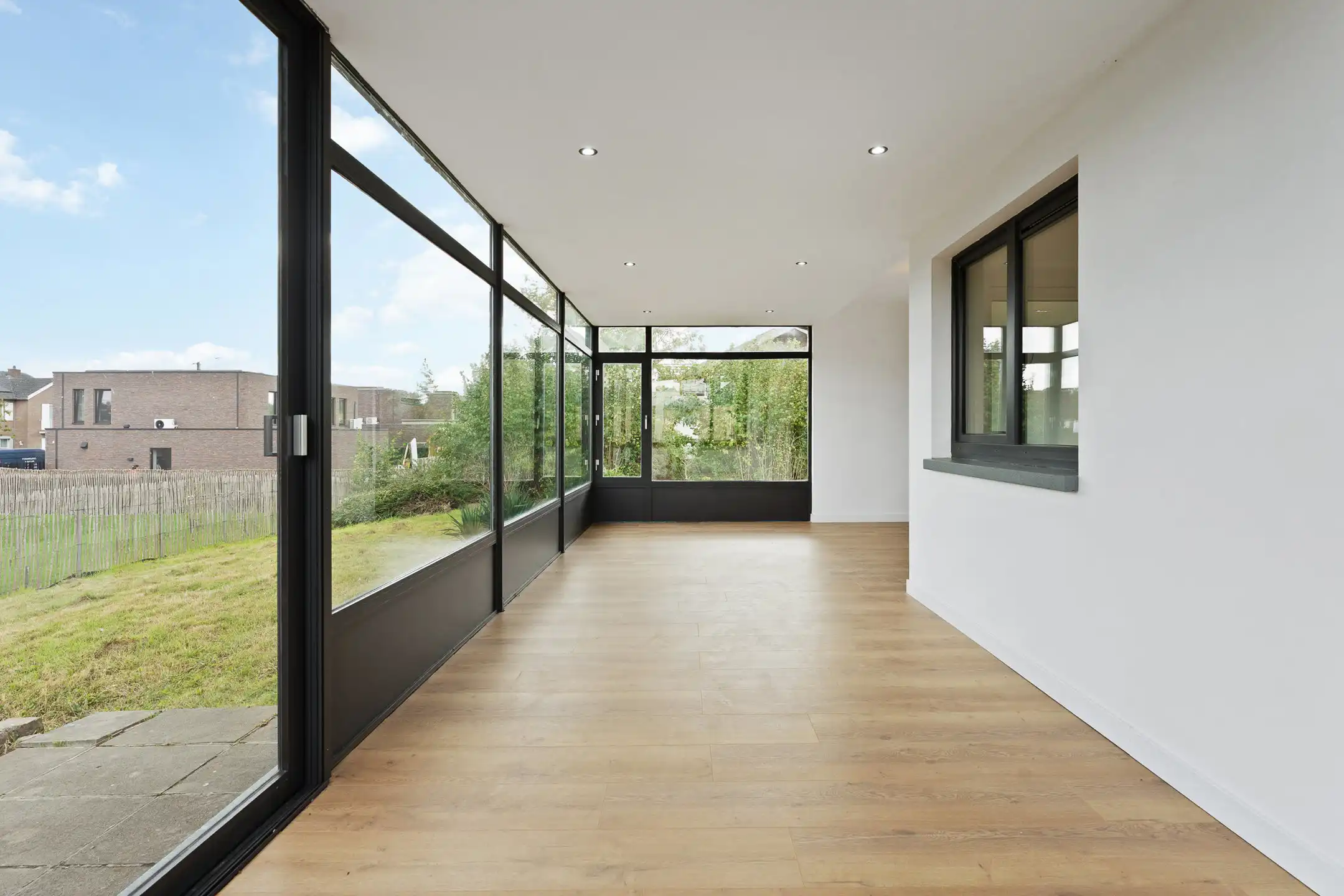 Recent gerenoveerde 4-gevelwoning te Riemst foto 8