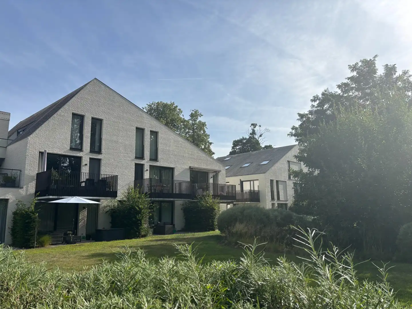 Exclusief te huur: Modern appartement op toplocatie aan de Grote Steenweg, Olsene – perfect voor de moderne levensstijl. foto 2