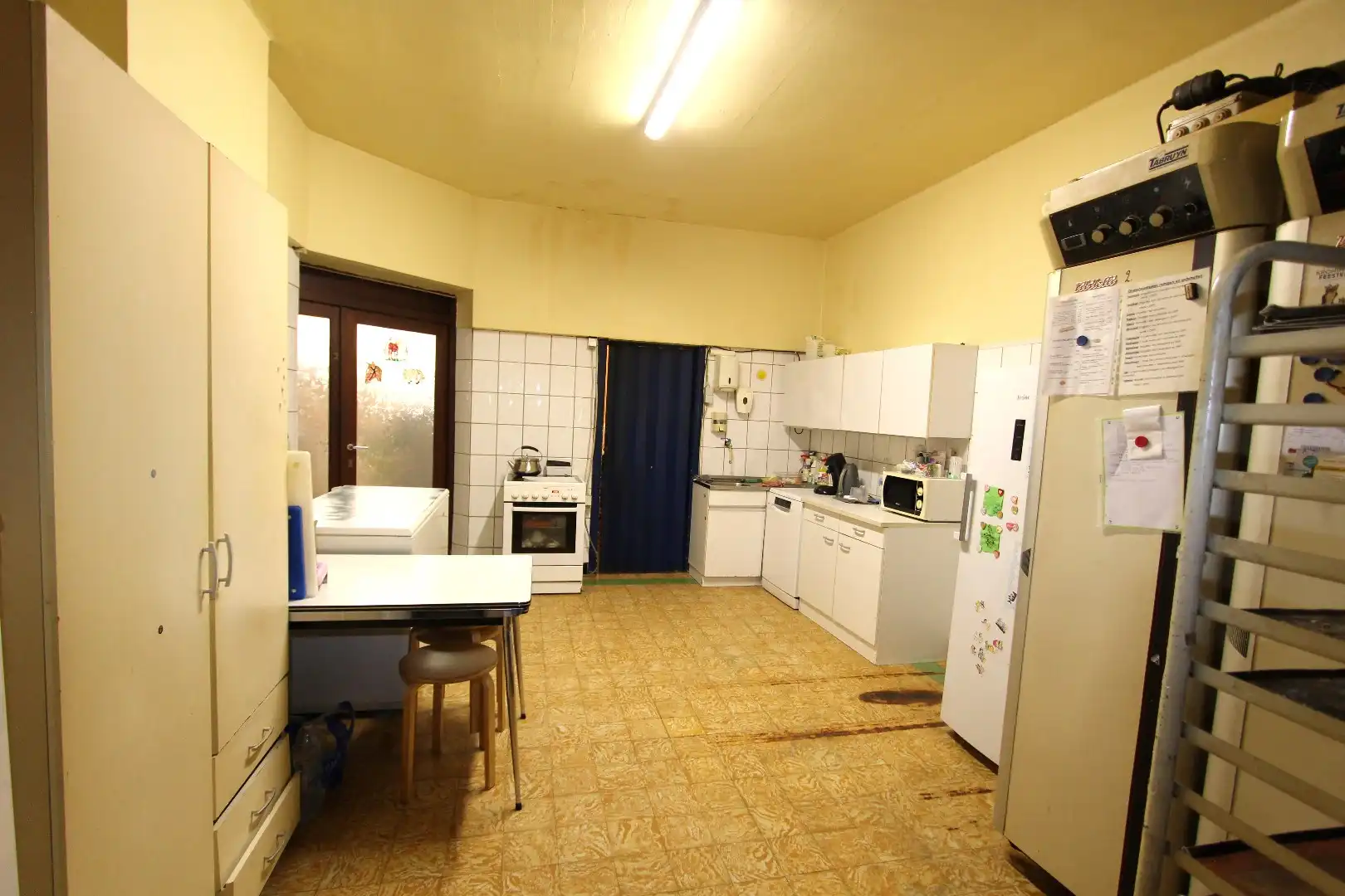 HANDELSPAND - TOP GELEGEN IN HET CENTRUM foto 6