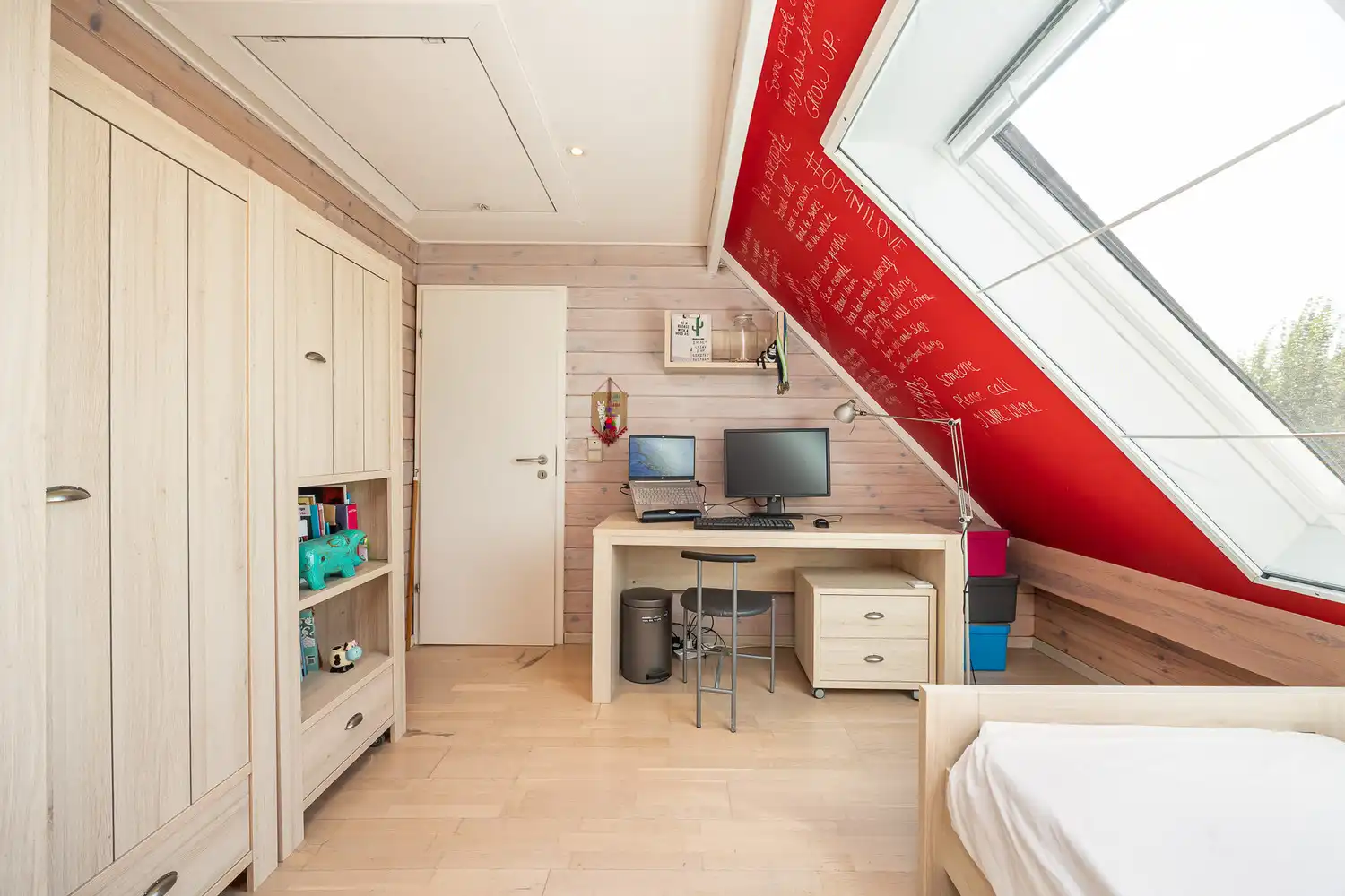 Karaktervolle villa met prachtige tuin en zwembad in doodlopende straat foto 24