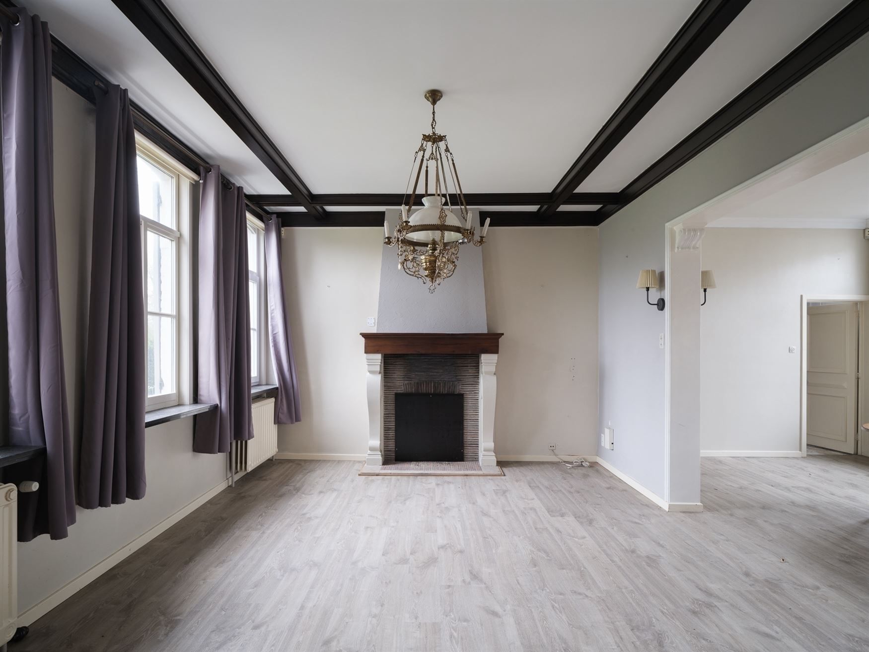 Karakterwoning met riante bijgebouwen foto 5